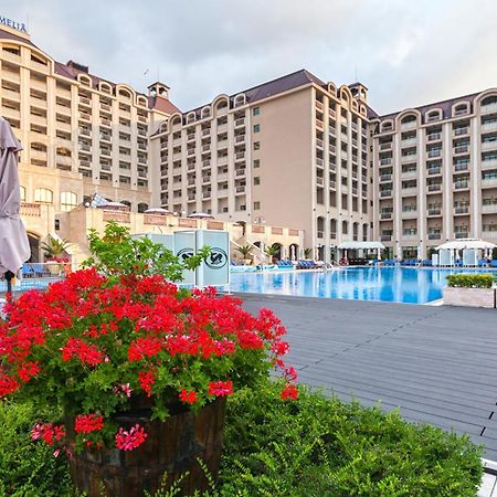 Melia Grand Hermitage All Inclusive Goudstrand Buitenkant foto The hotel's swimming pool